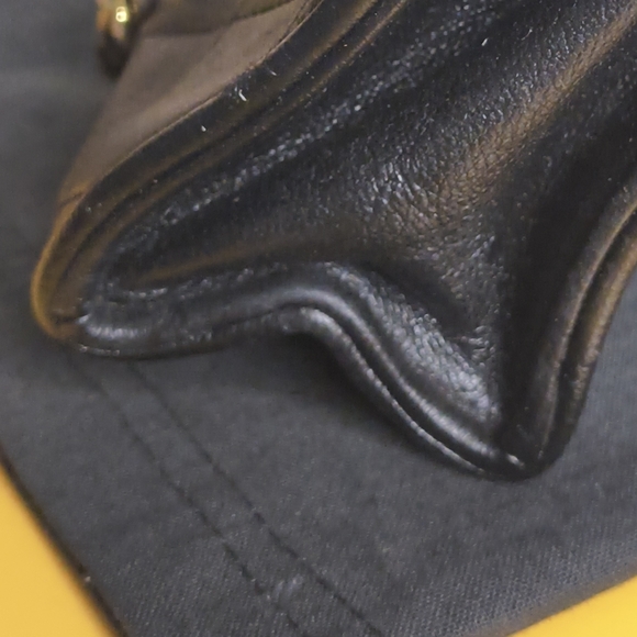 Vintage Chanel Quilted Leather Tassel Flap Bag (1990s Era) | Gold Tassel | Chain - Picture 10 of 10